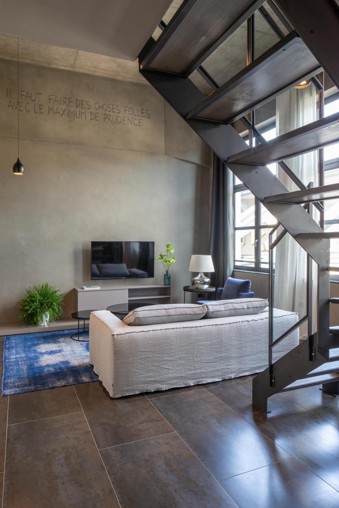Deluxe Apartment