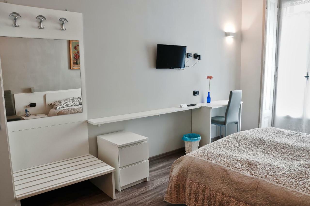 Budget Double Room with Private Bathroom