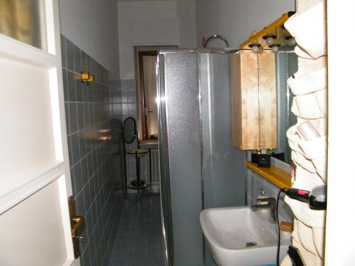 Twin Room with Shared Toilet
