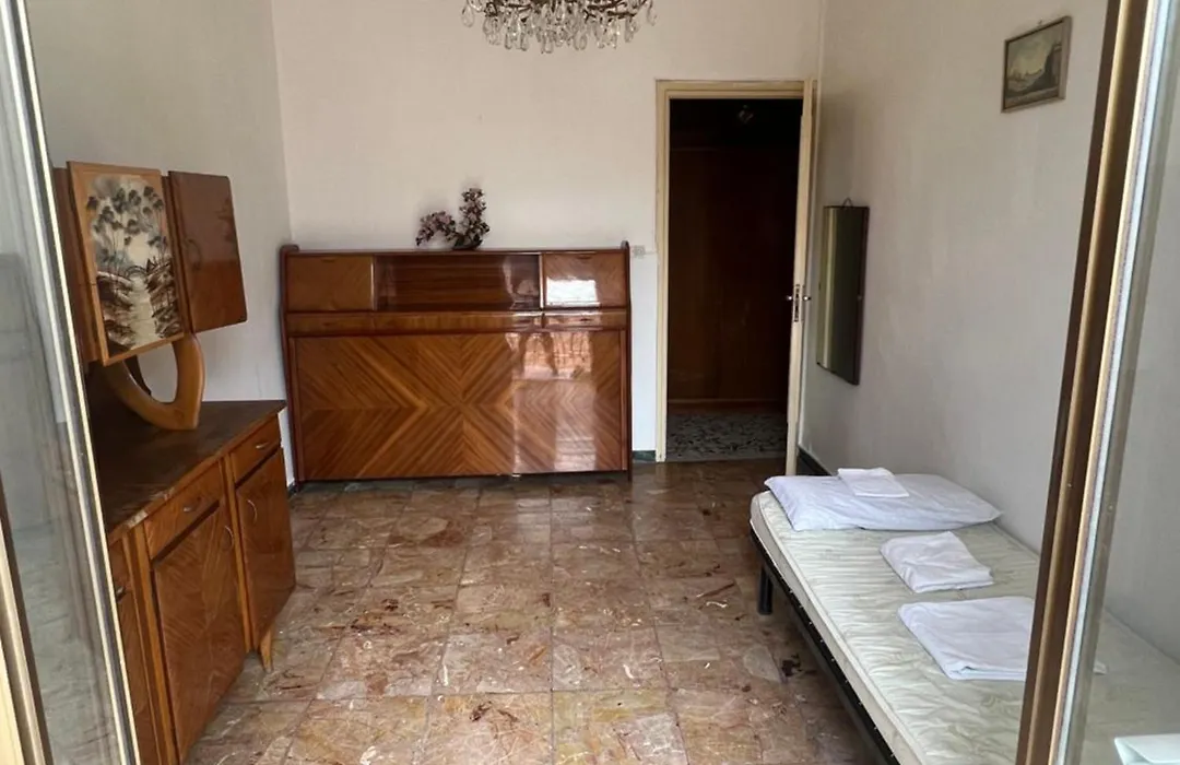 Amin'S B&B-1
