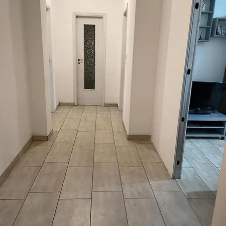 H&R'S Room-2