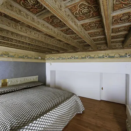 Turin Art Experience Bed & Breakfast-3